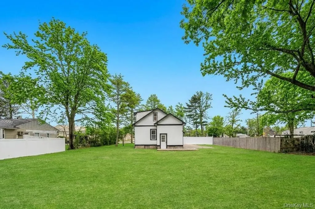 3 Adams Road Central Islip NY 11722