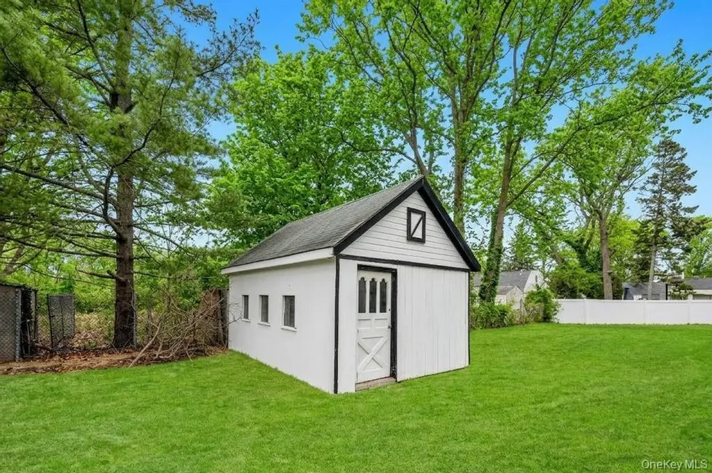 3 Adams Road Central Islip NY 11722