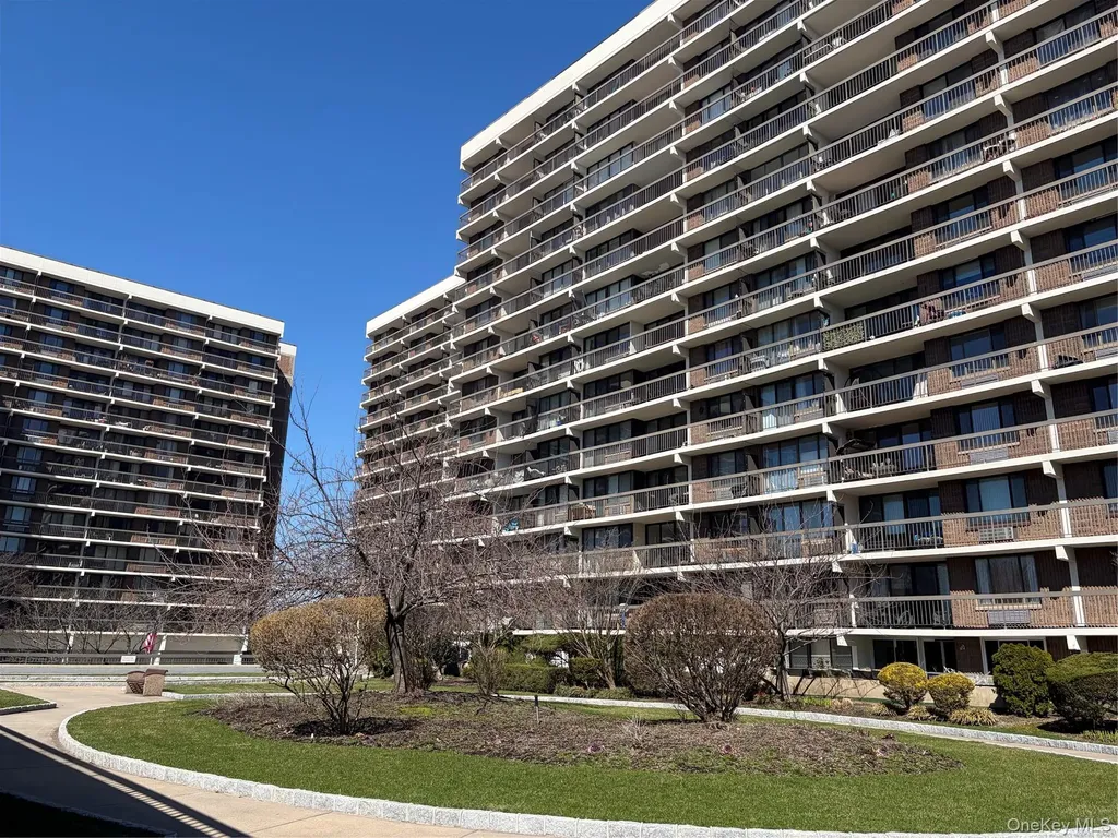 152-18 Union Turnpike Flushing NY 11367