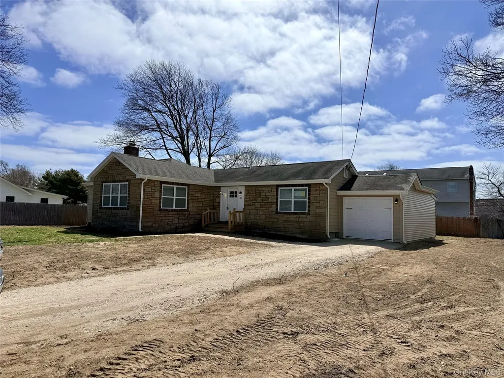 30 Lombardy Drive Shirley NY 11967