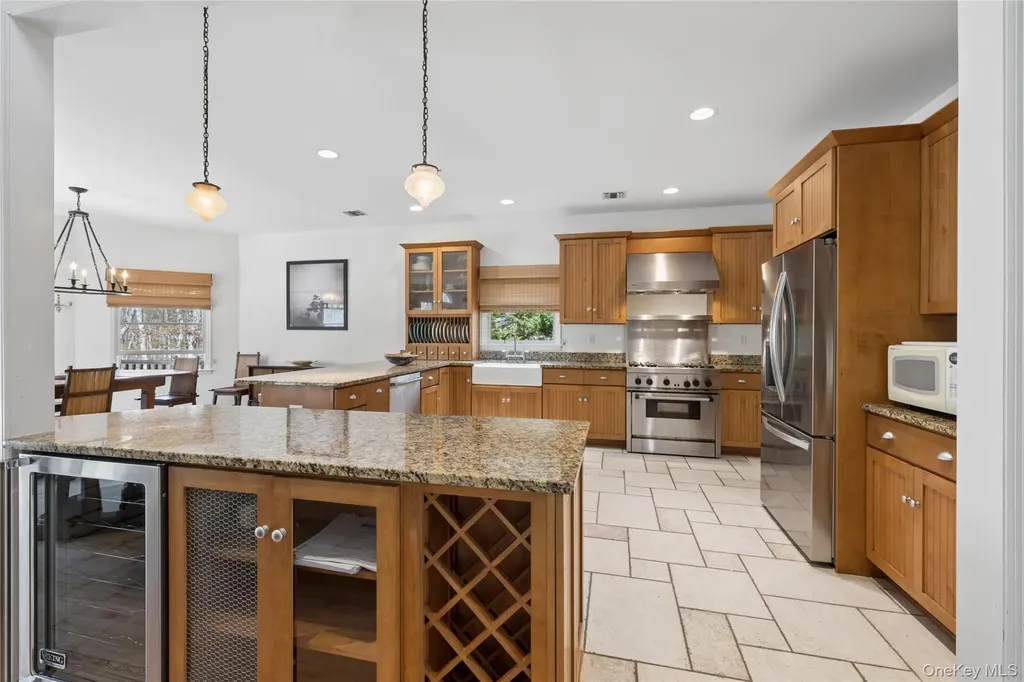 86 Northwest Path Sagaponack NY 11962