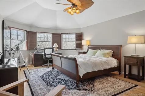86 Northwest Path Sagaponack NY 11962