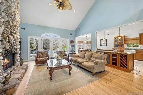 86 Northwest Path Sagaponack NY 11962