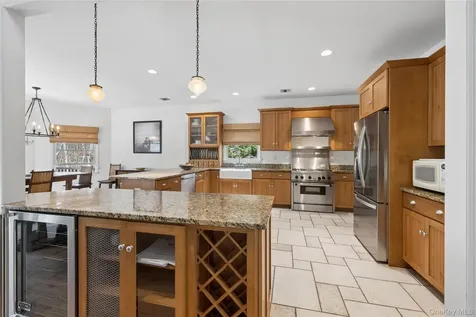 86 Northwest Path Sagaponack NY 11962