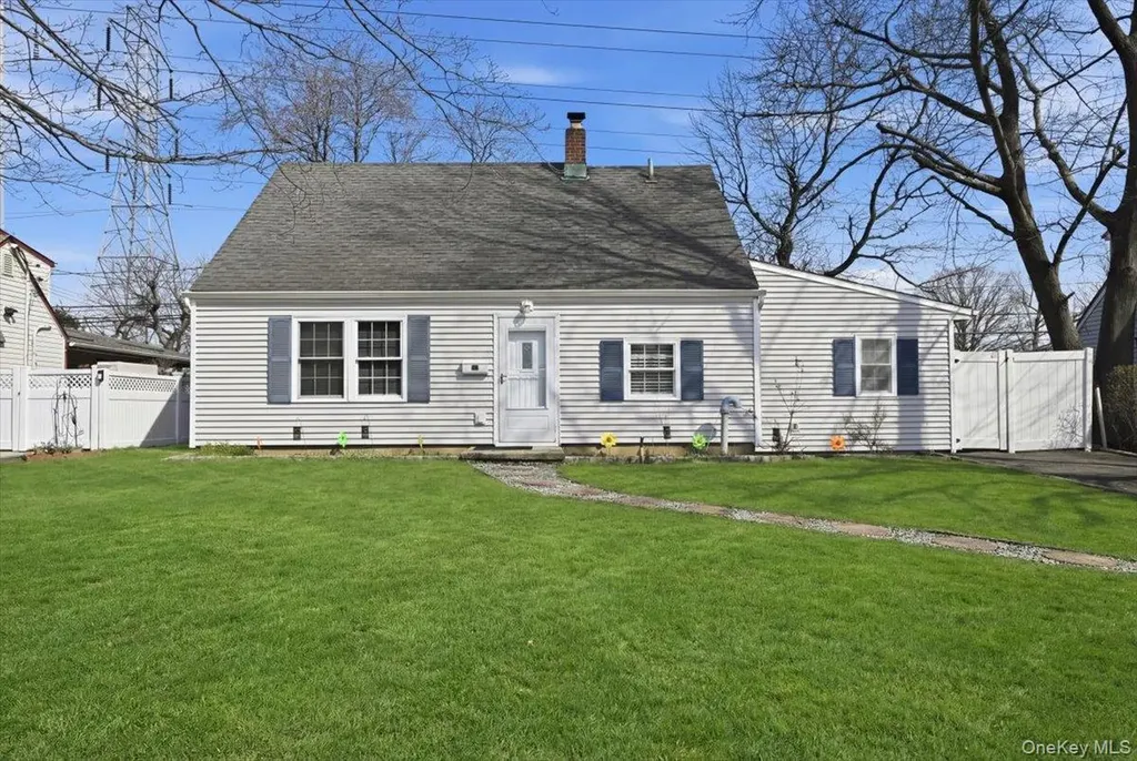 113 Hickory Lane Levittown NY 11756