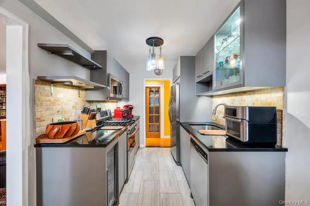 162-41 Powells Cove Boulevard Beechhurst NY 11357