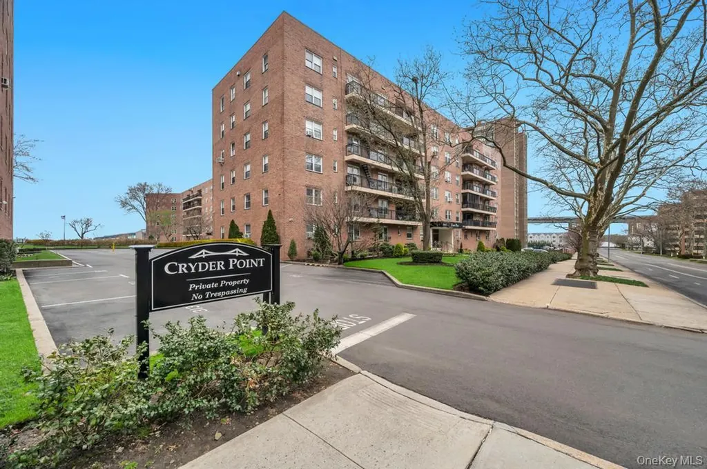 162-41 Powells Cove Boulevard Beechhurst NY 11357