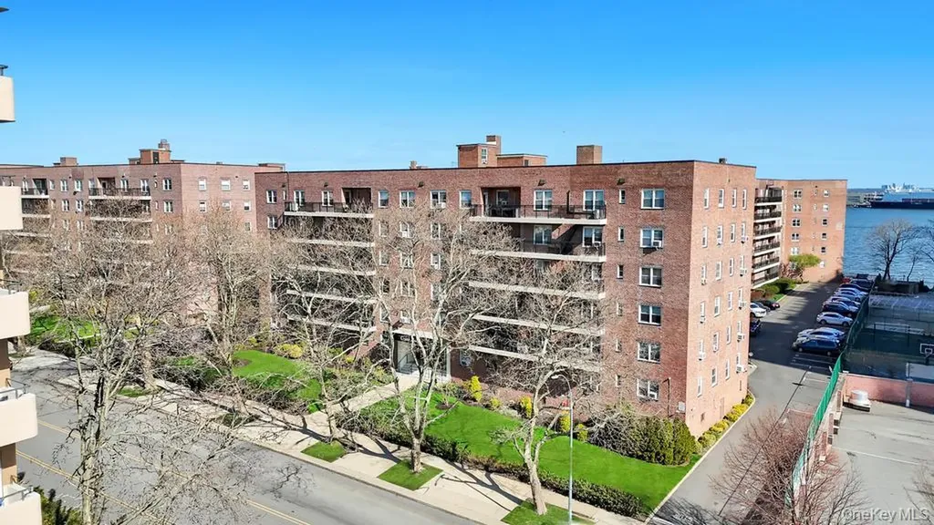 162-41 Powells Cove Boulevard Beechhurst NY 11357