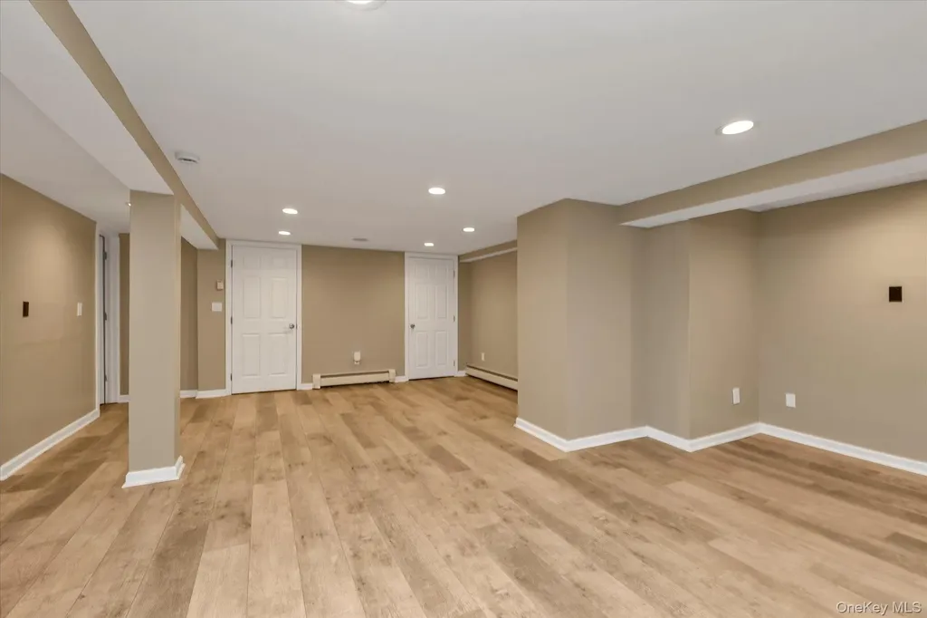 689 Pleasant Avenue Westbury NY 11590