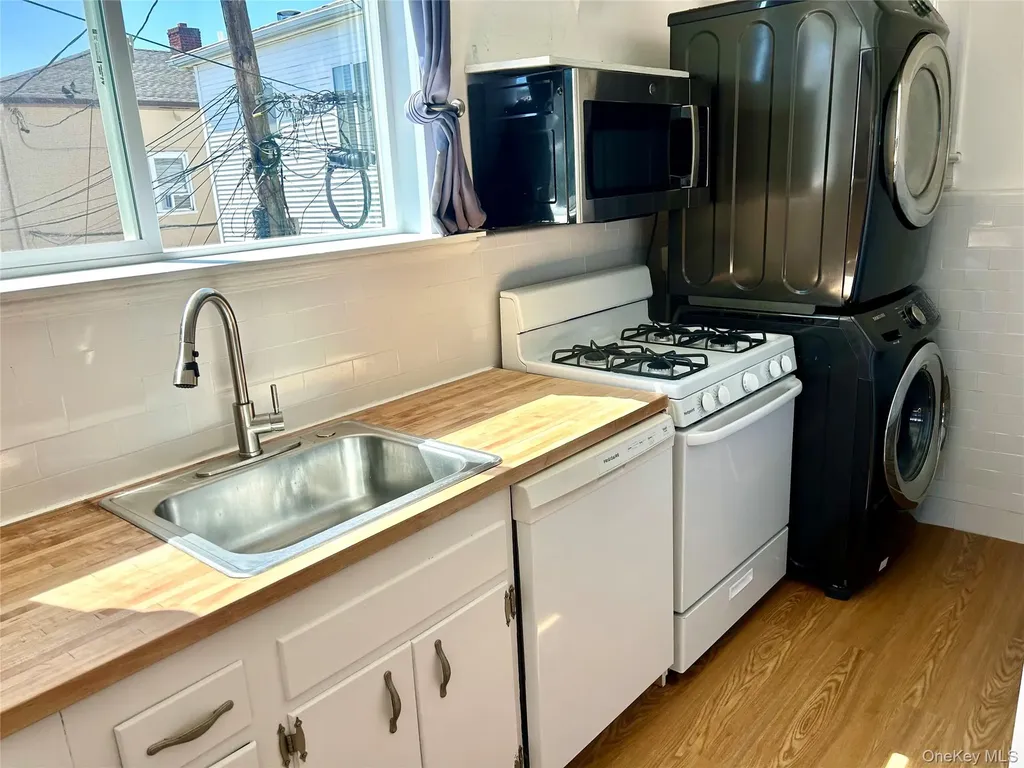 105 Mitchell Avenue Long Beach NY 11561