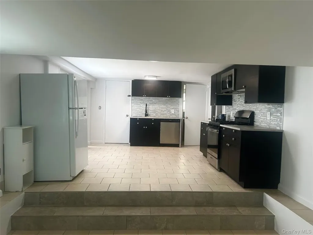 105 Mitchell Avenue Long Beach NY 11561