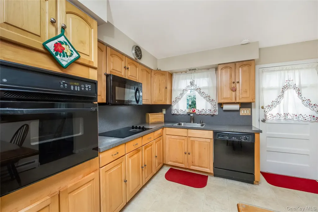 35 W Chestnut Street Farmingdale NY 11735