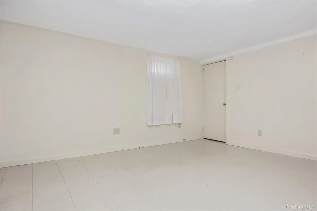 35 W Chestnut Street Farmingdale NY 11735