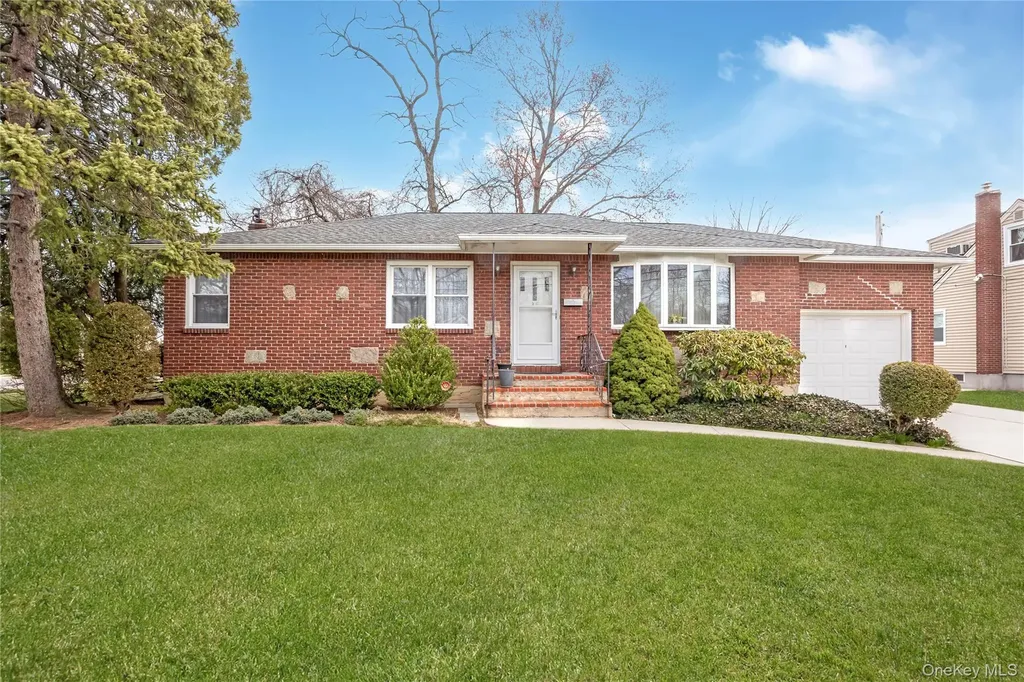 35 W Chestnut Street Farmingdale NY 11735