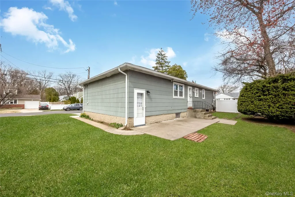 35 W Chestnut Street Farmingdale NY 11735