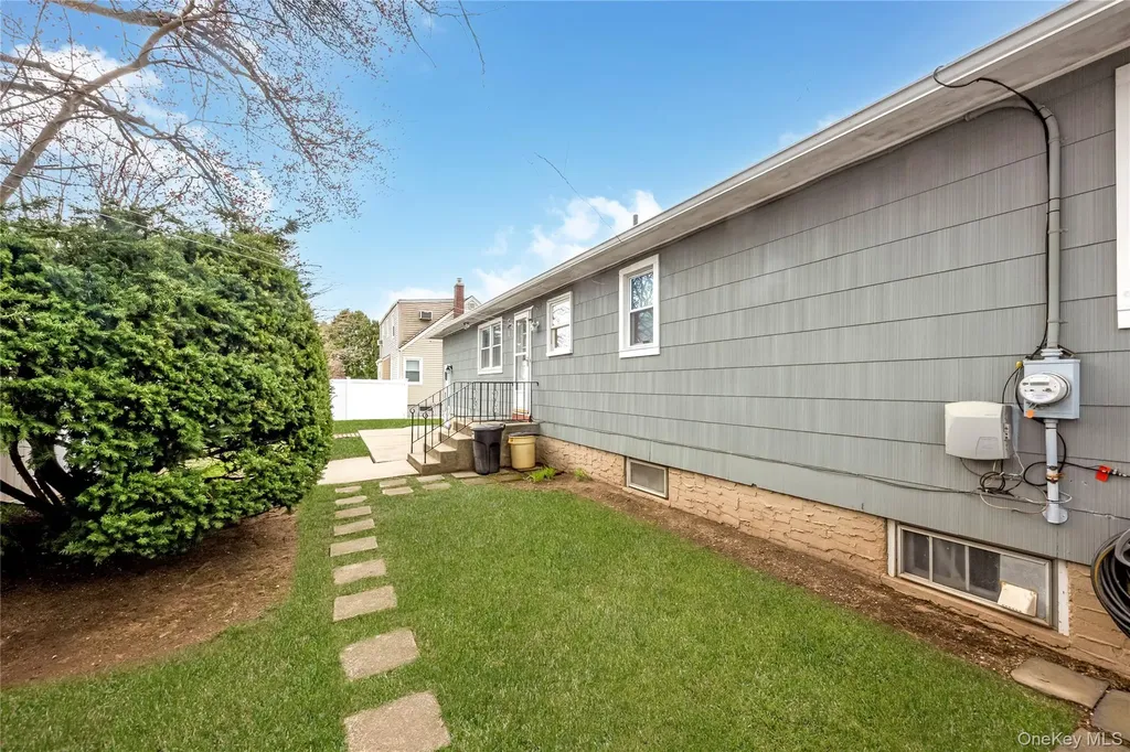 35 W Chestnut Street Farmingdale NY 11735