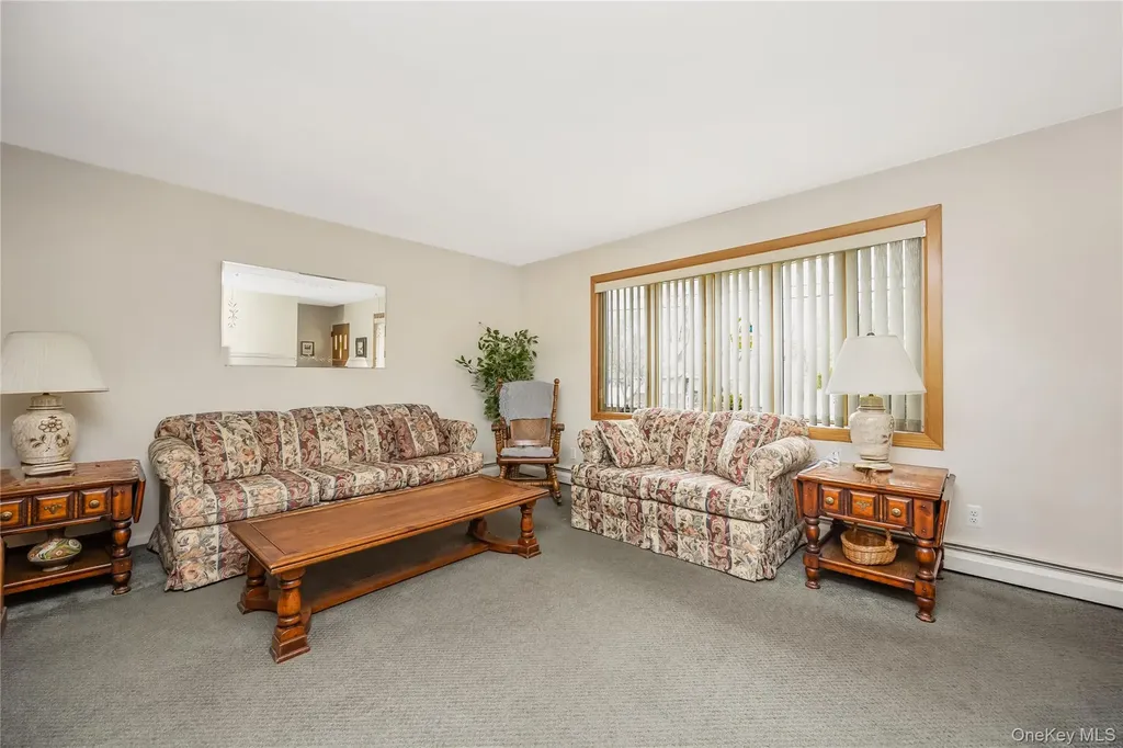 35 W Chestnut Street Farmingdale NY 11735