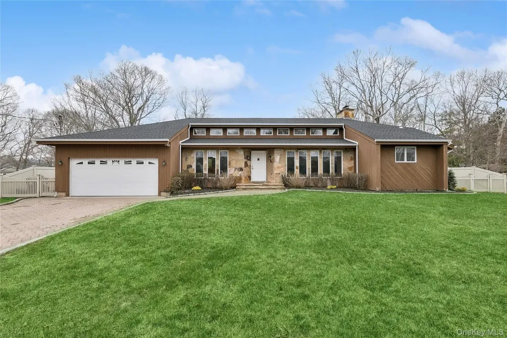 3 Harbor Road Hampton Bays NY 11946