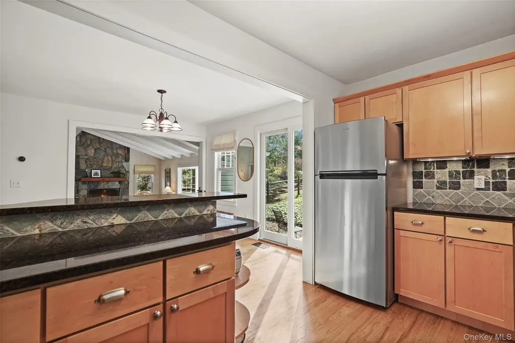 12 N Lake Circle South Salem NY 10590