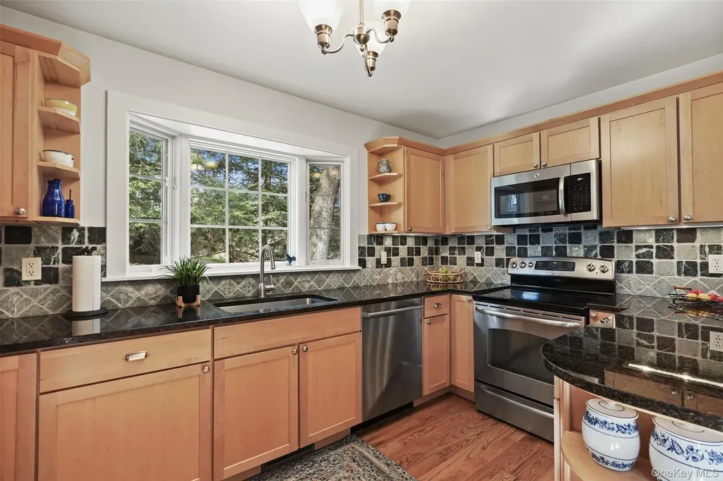 12 N Lake Circle South Salem NY 10590