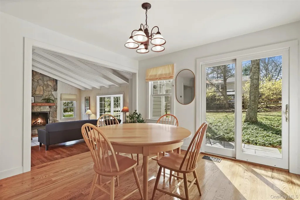 12 N Lake Circle South Salem NY 10590