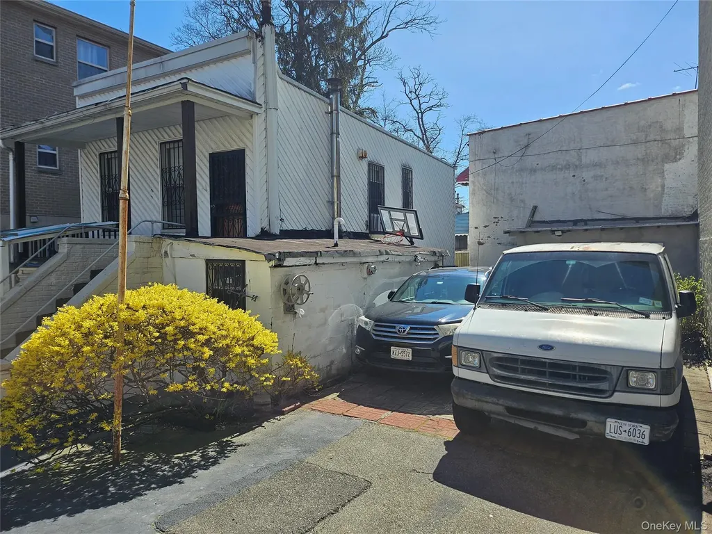 956 Hegeman Avenue Brooklyn NY 11208
