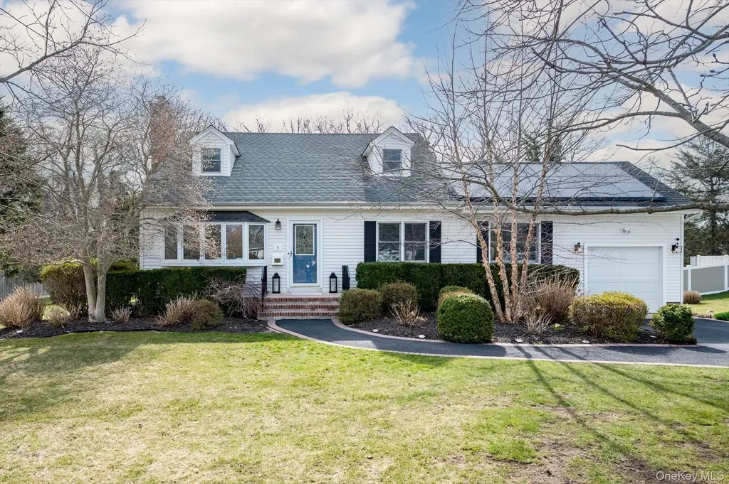 5 Orchard Road S East Patchogue NY 11772