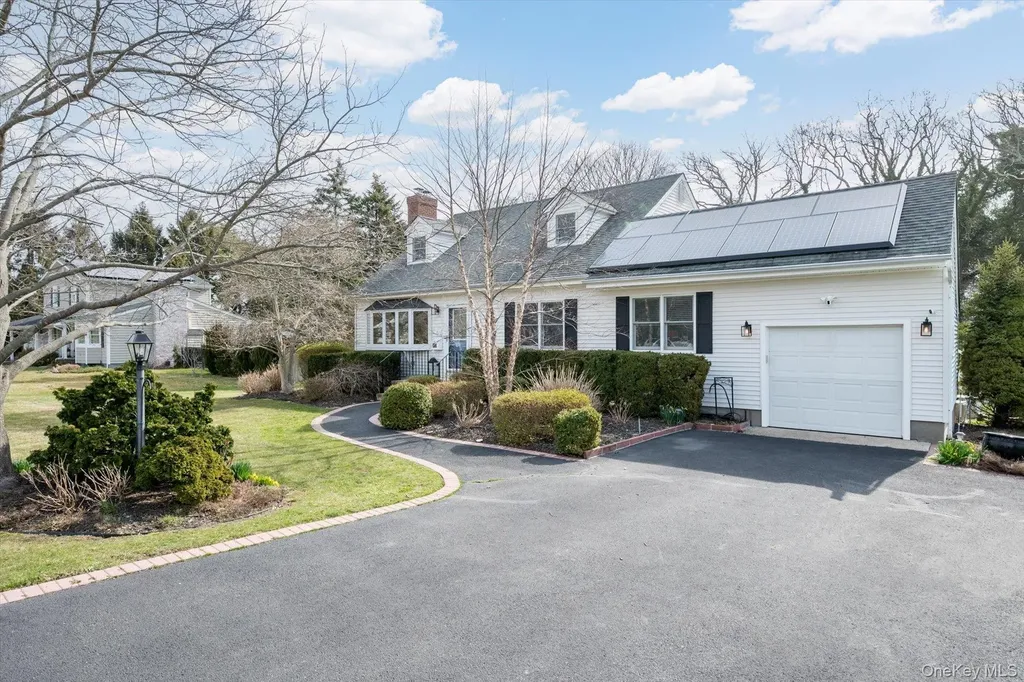 5 Orchard Road S East Patchogue NY 11772