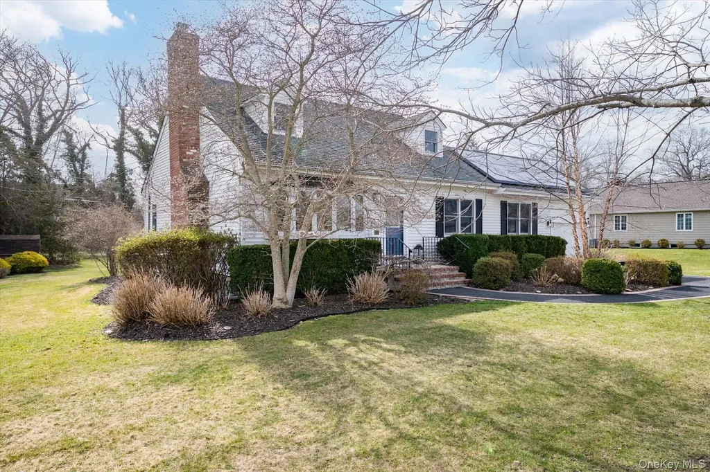 5 Orchard Road S East Patchogue NY 11772