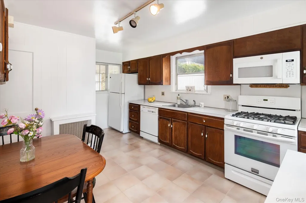 6 Helena Avenue White Plains NY 10605