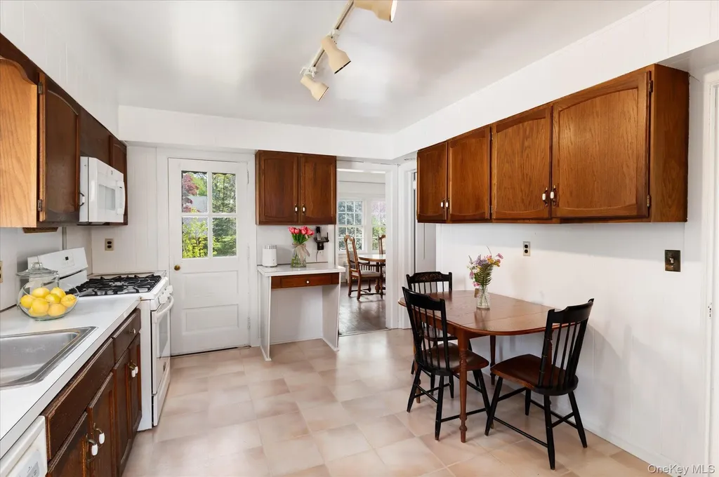 6 Helena Avenue White Plains NY 10605