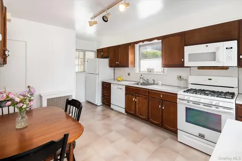 6 Helena Avenue White Plains NY 10605