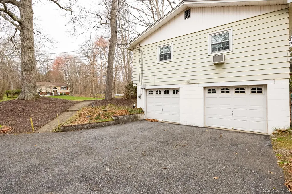 12 Julie Drive Fishkill NY 12533
