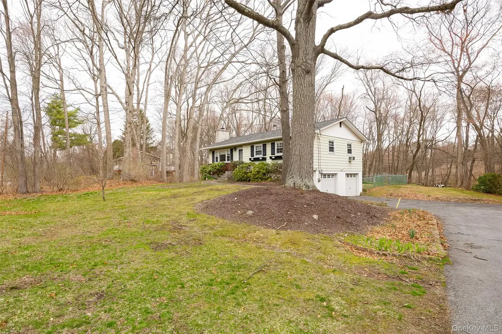 12 Julie Drive Fishkill NY 12533