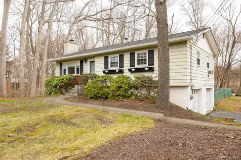 12 Julie Drive Fishkill NY 12533