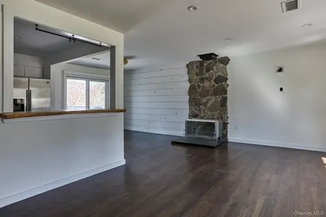 361 Allen Road Salt Point NY 12578