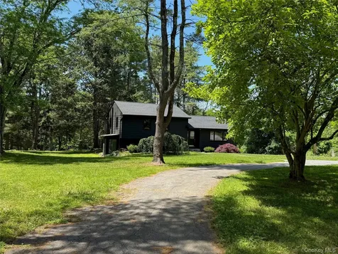 361 Allen Road Salt Point NY 12578