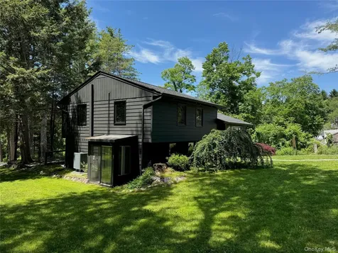 361 Allen Road Salt Point NY 12578