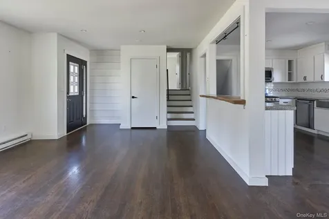 361 Allen Road Salt Point NY 12578