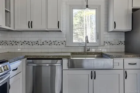 361 Allen Road Salt Point NY 12578