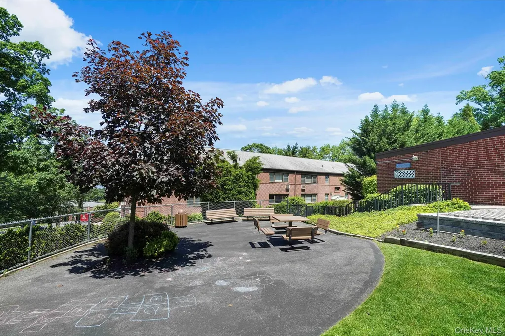 79 Beacon Hill Drive Dobbs Ferry NY 10522