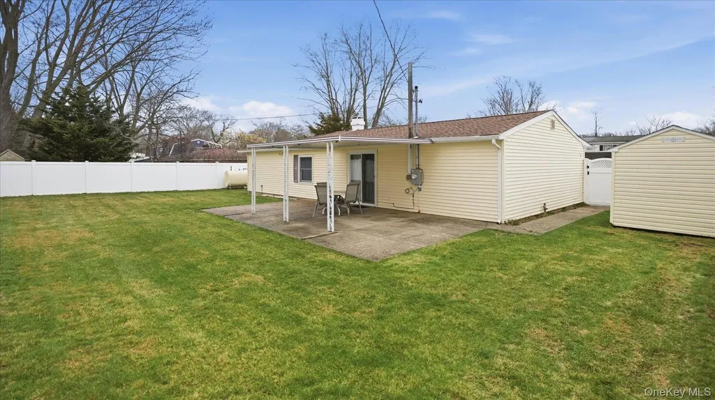 19 All Points Terrace Holbrook NY 11741