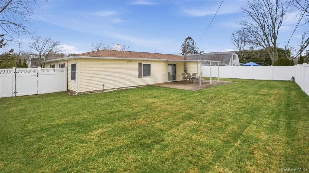 19 All Points Terrace Holbrook NY 11741