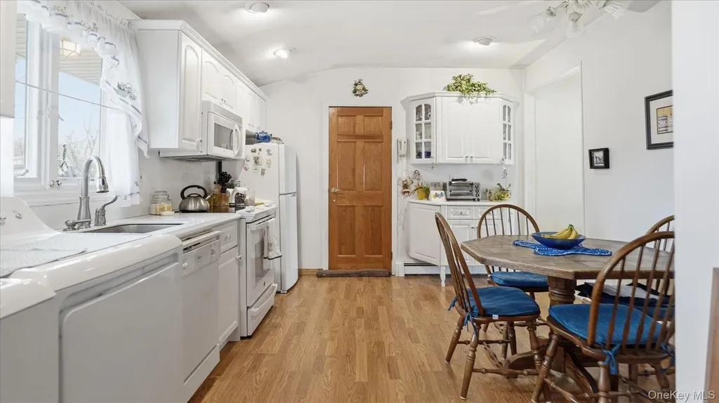 19 All Points Terrace Holbrook NY 11741