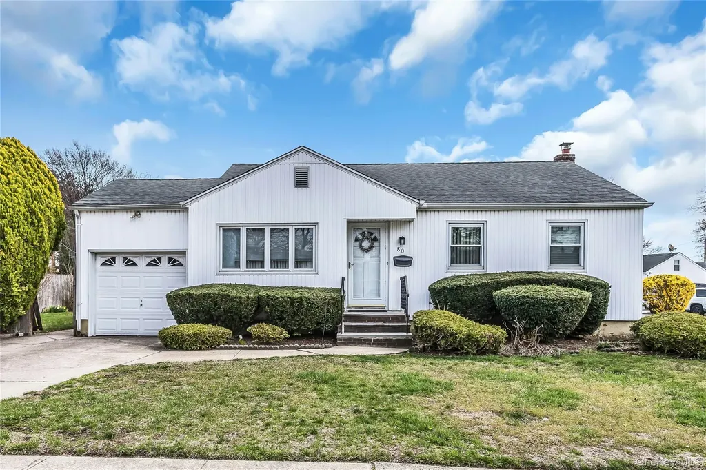 80 Knickerbocker Road N Plainview NY 11803