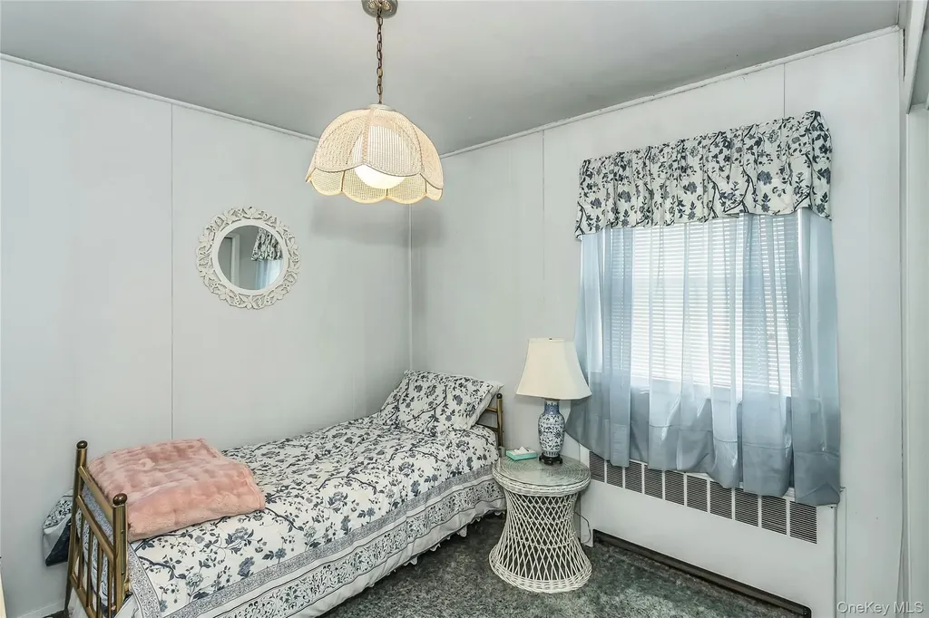 80 Knickerbocker Road N Plainview NY 11803