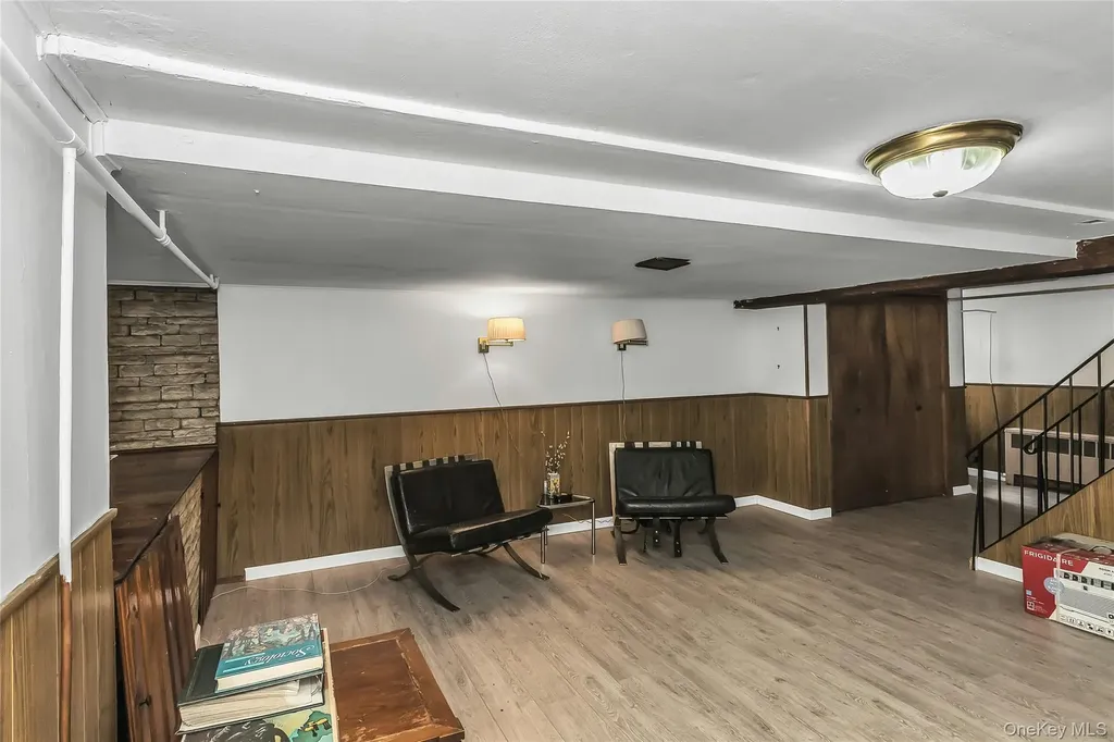 80 Knickerbocker Road N Plainview NY 11803