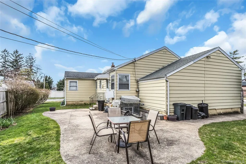 80 Knickerbocker Road N Plainview NY 11803