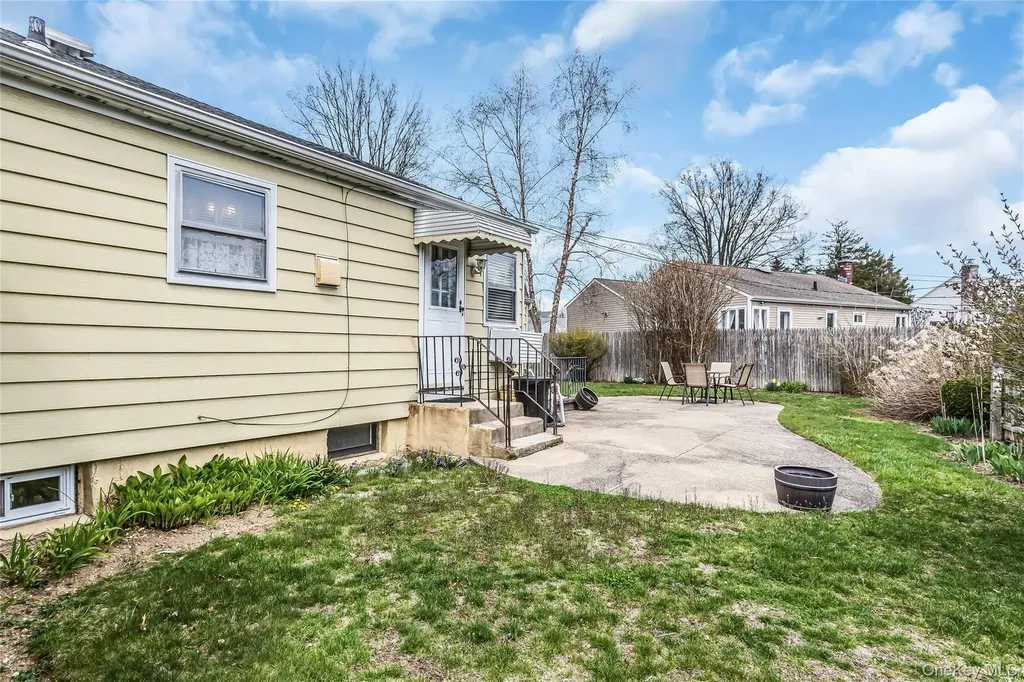 80 Knickerbocker Road N Plainview NY 11803