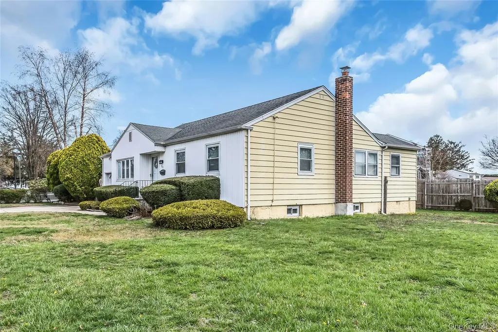 80 Knickerbocker Road N Plainview NY 11803